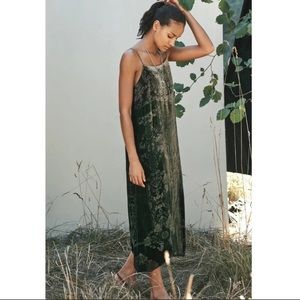 VELVET MIDI SLIP DRESS - ANTHROPOLOGIE